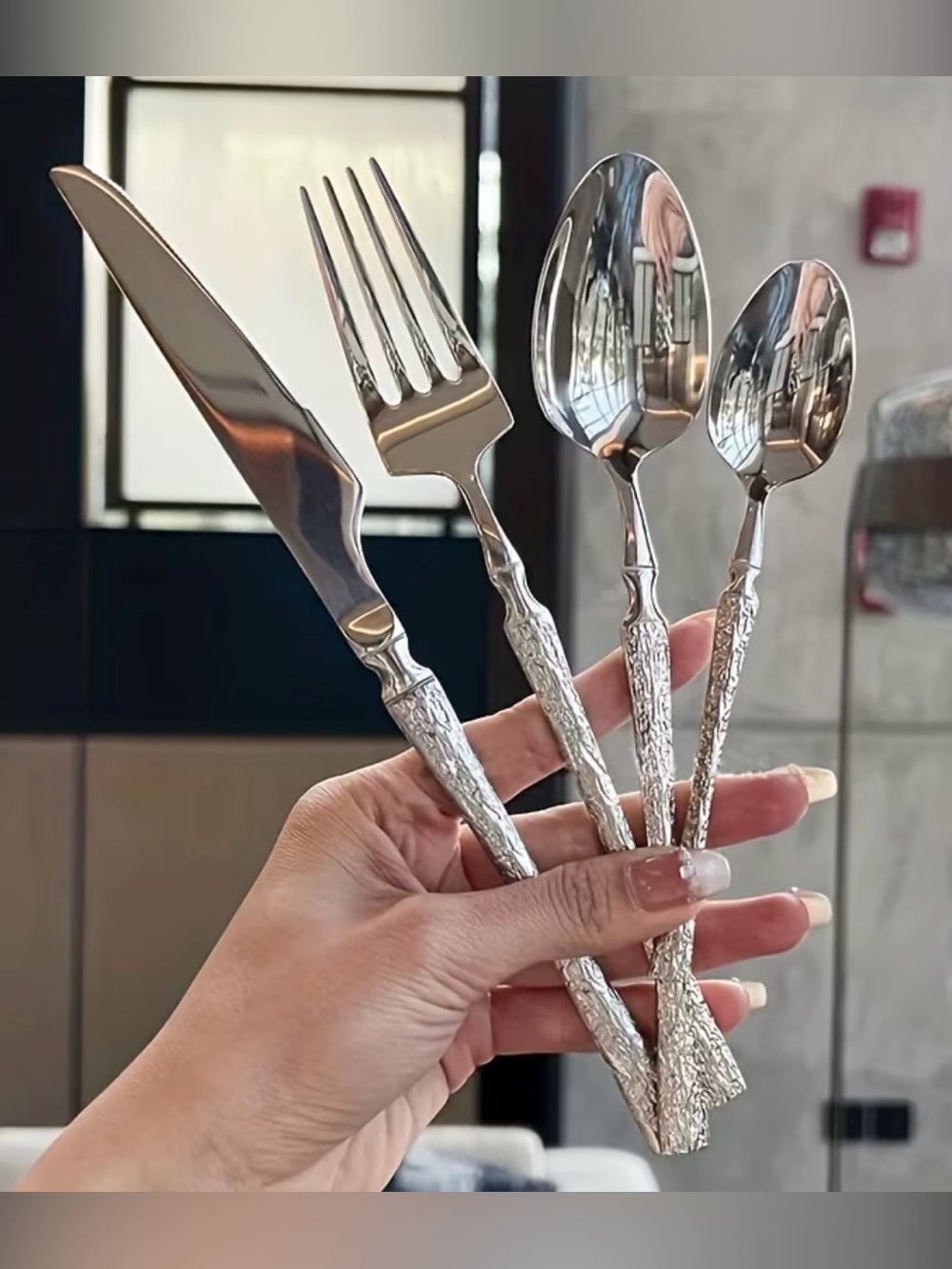 16-Piece Silver Textured Flatware Set for 4 Modern Elegant Cutlery